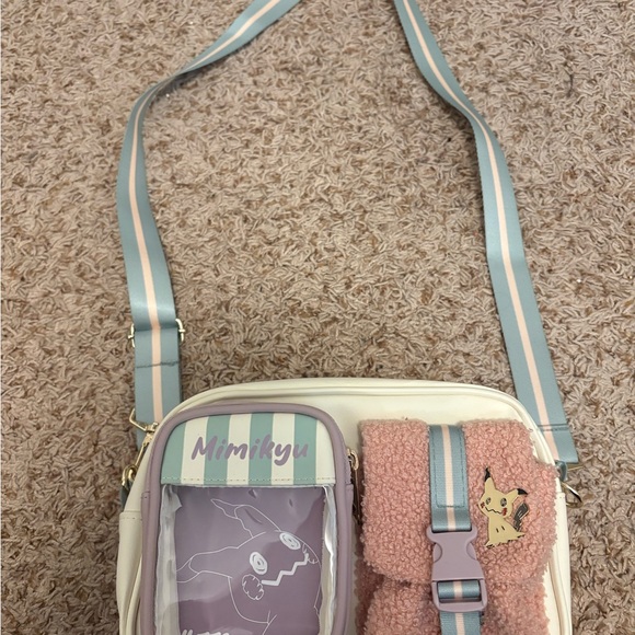 Pokémon Mimikyu Crossbody Bag BoxLunch Exclusive - Picture 3 of 6